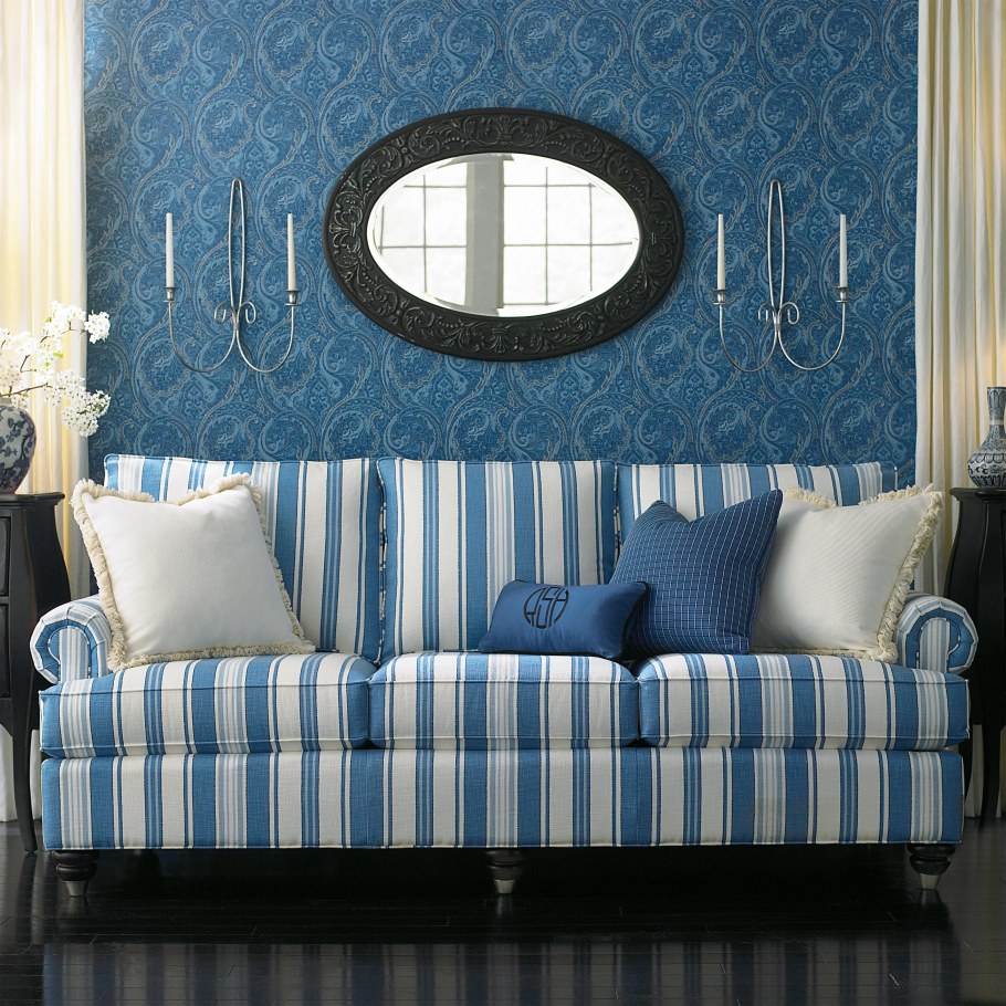 Мягкая мебель в полоску