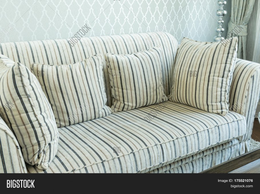 Диван классика полосатый
