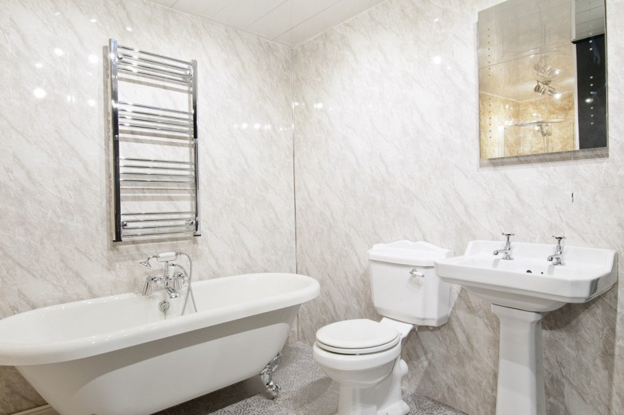 Отделка совмещенного санузла пластиковыми панелями