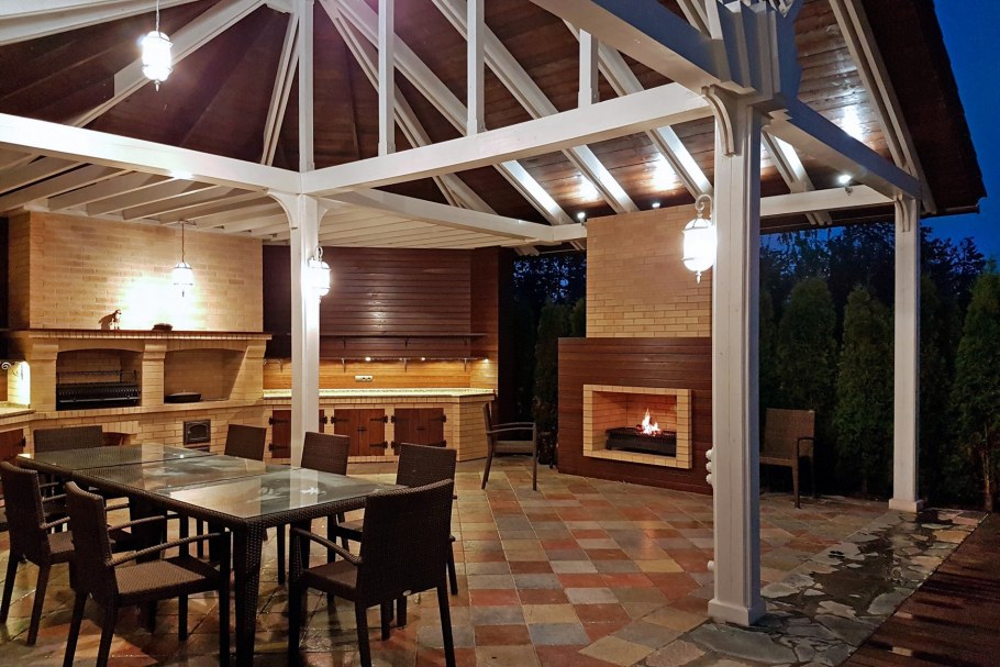 Освещение в беседке с барбекю