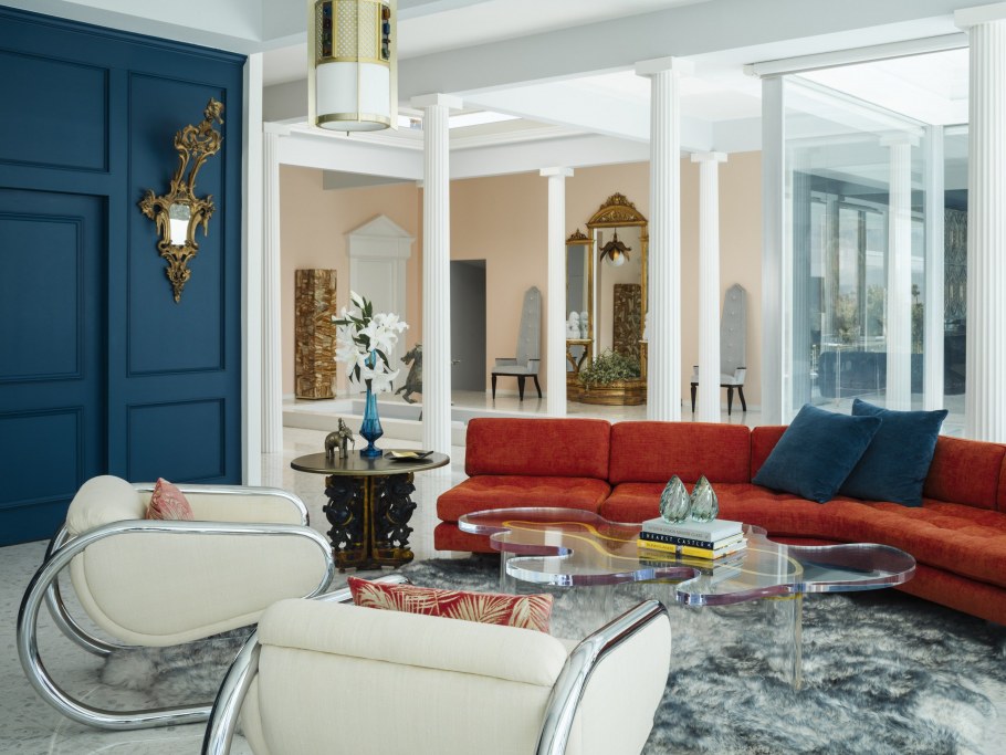 Черное кресло в интерьере