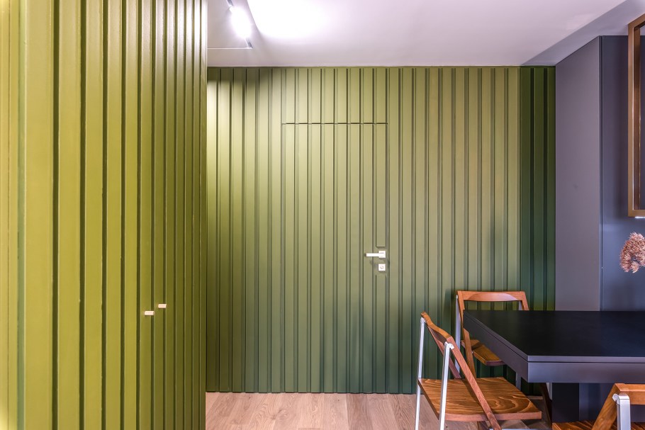 Скрытые двери с рейками