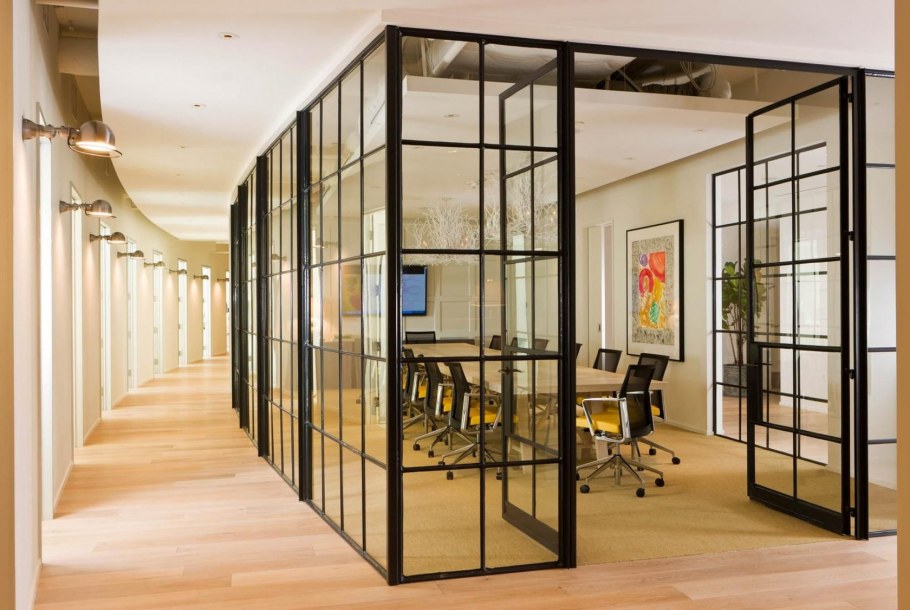 Железная зонирующая перегородка лофт