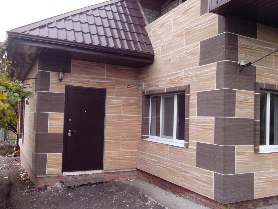 Отделка домов сайдингом под камень