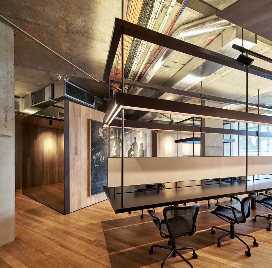 Двухэтажный офис в стиле лофт