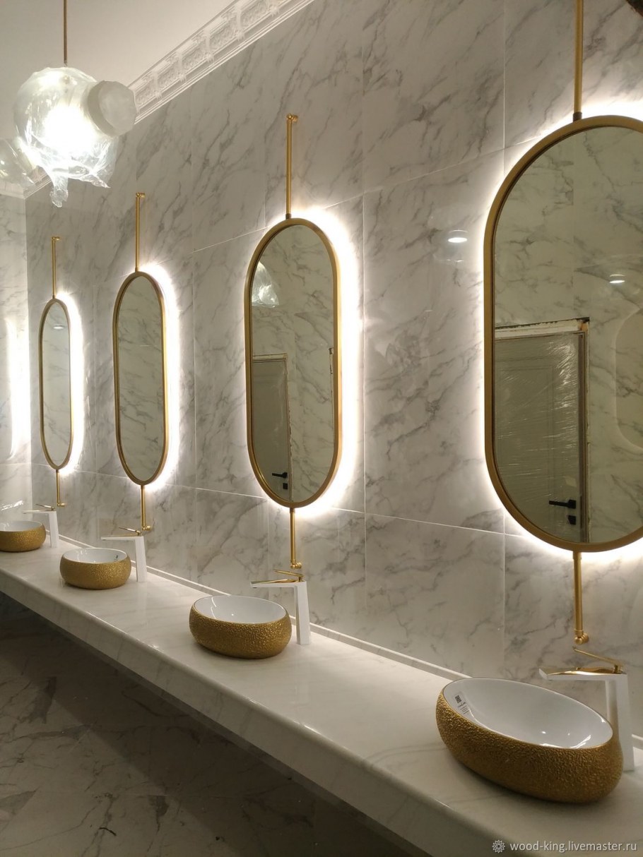 Зеркало капсула с подсветкой