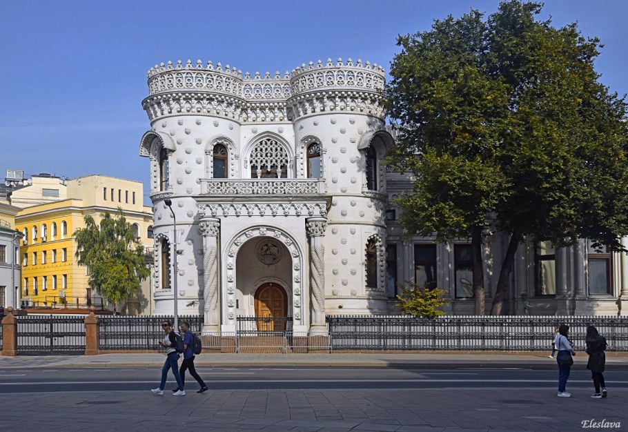 Особняк Морозова на Спиридоновке лестница