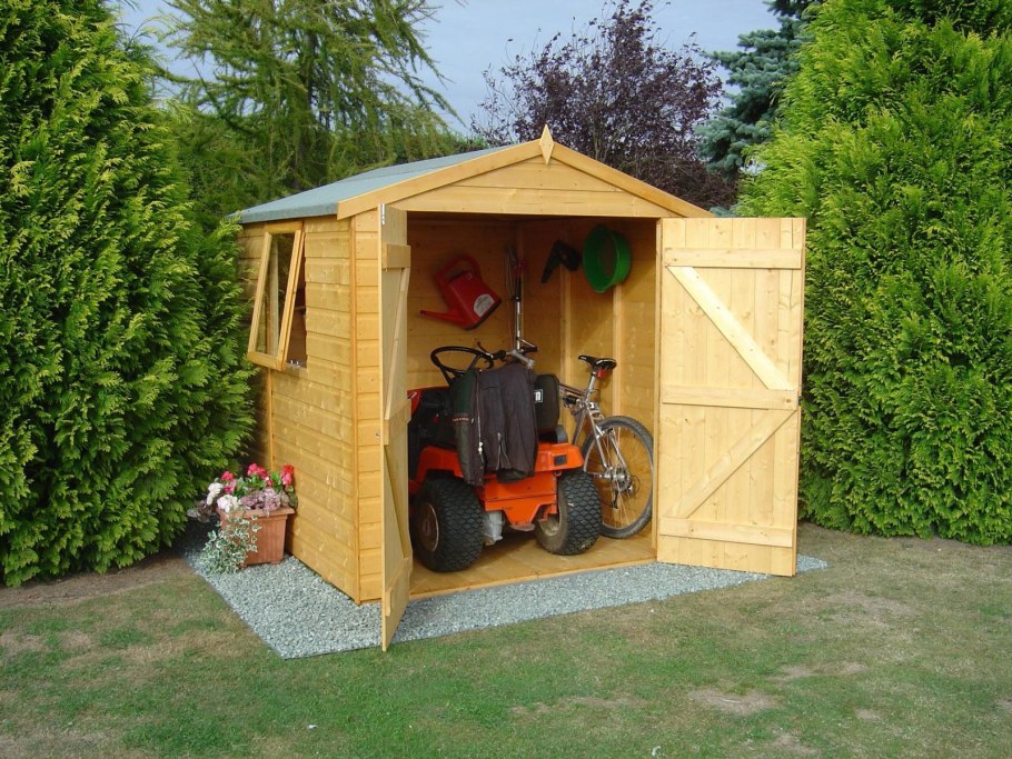 Хозяйственные постройки на даче