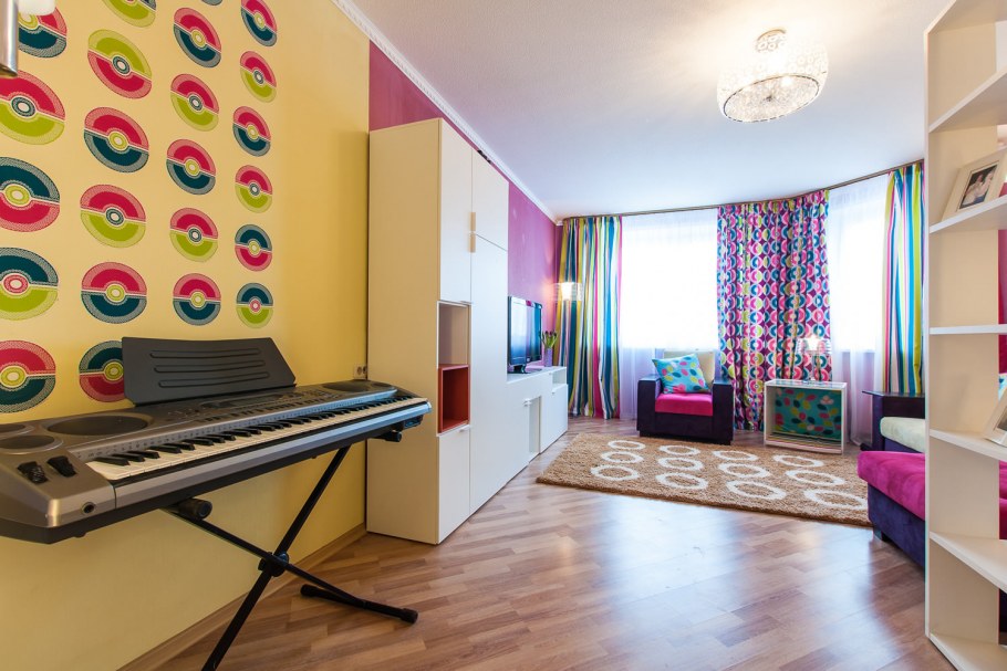 Синтезатор в детской комнате