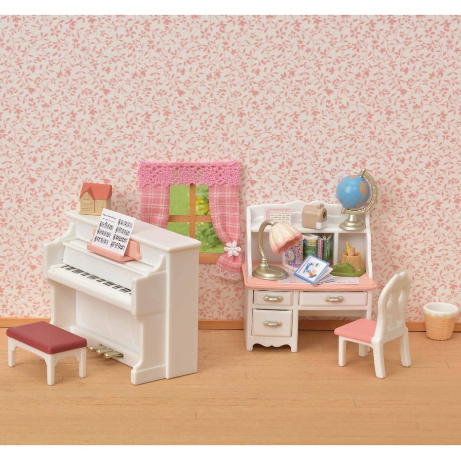 Сельвани Фемелис пианино