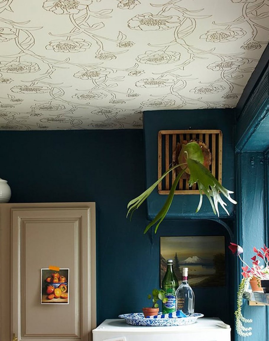 Обои на потолок