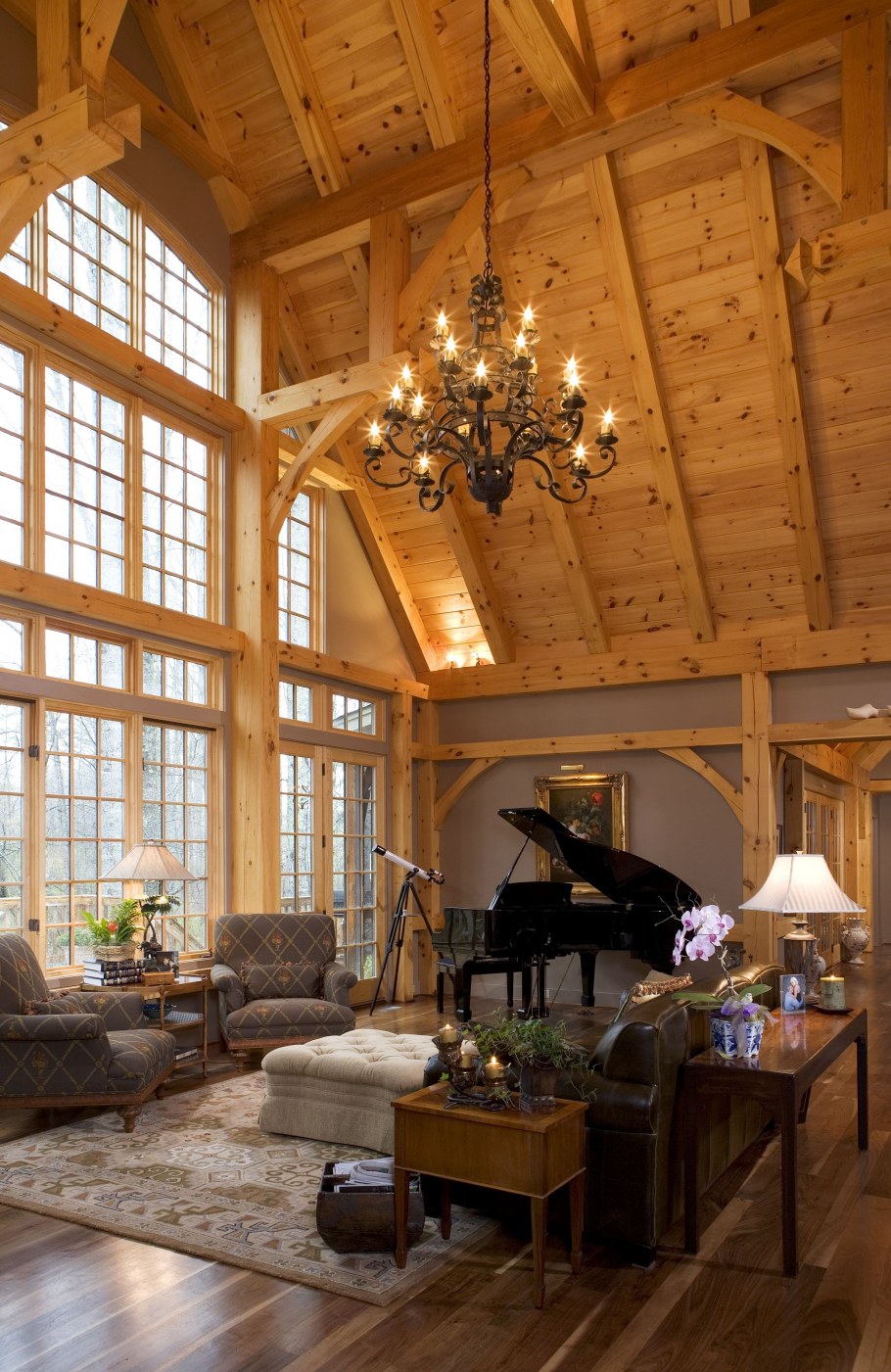 Люстра в деревянный дом