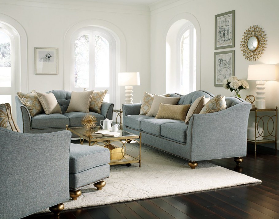 Диван в неоклассическом стиле