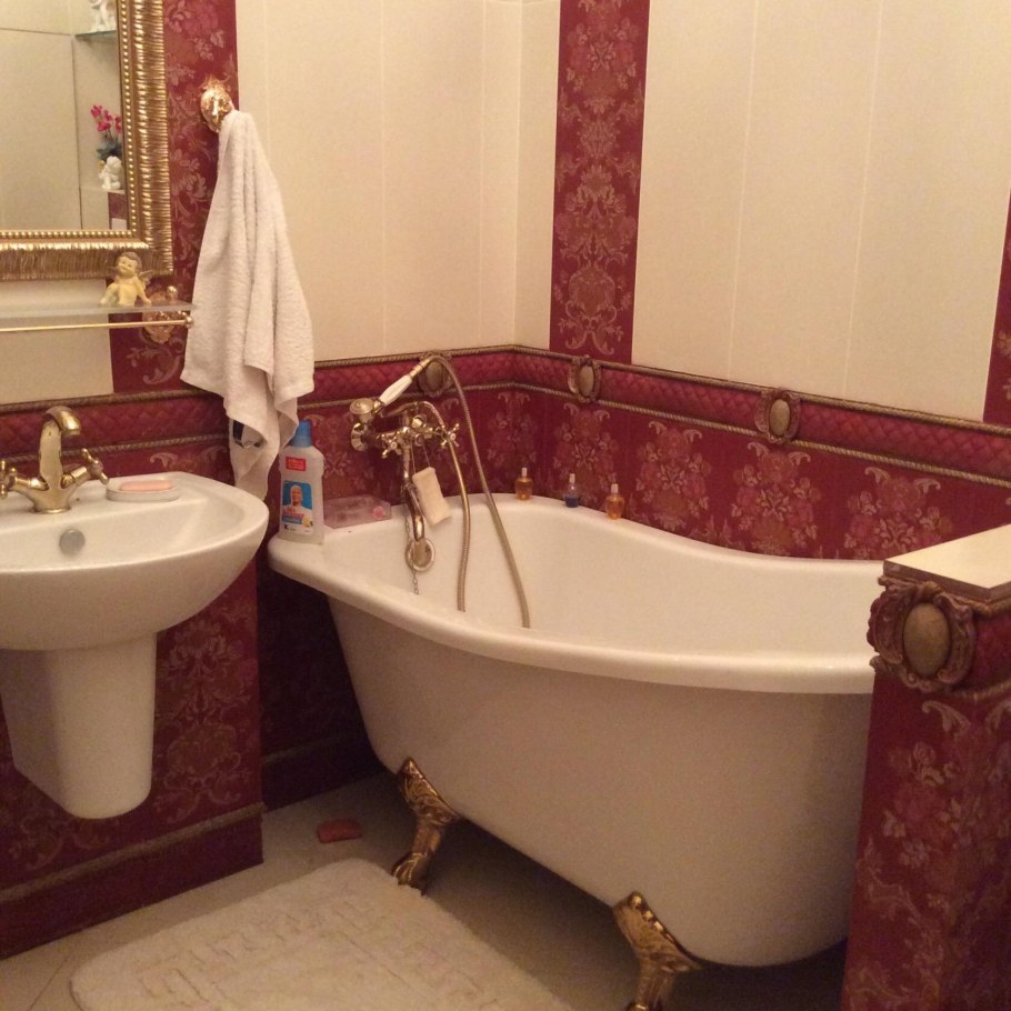 Ванная комната в теплых тонах