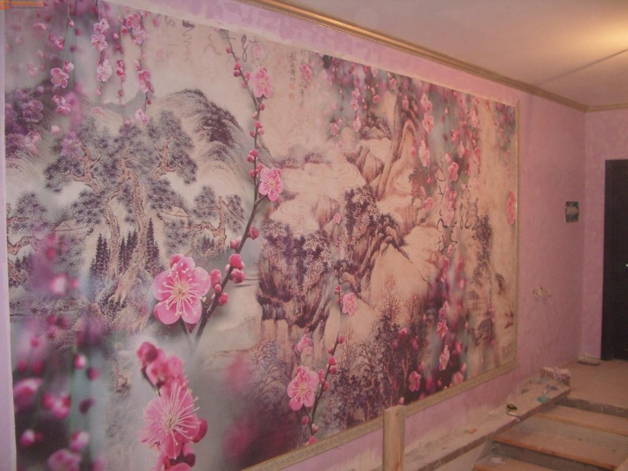 Оклеивание стен фотообоями