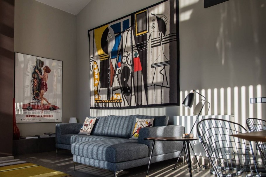 Ковер на стене в современном интерьере