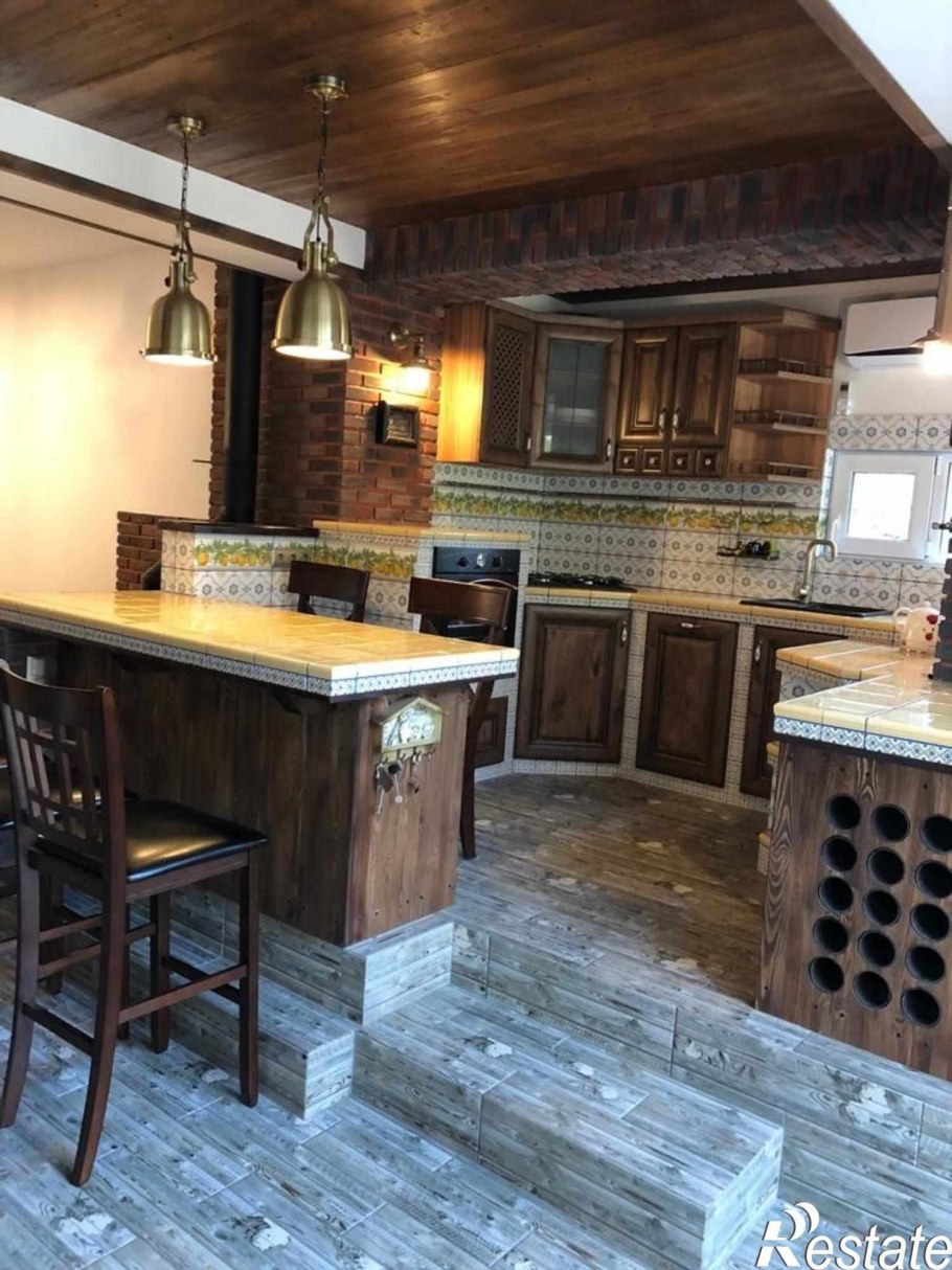 Карниз в стиле Шале