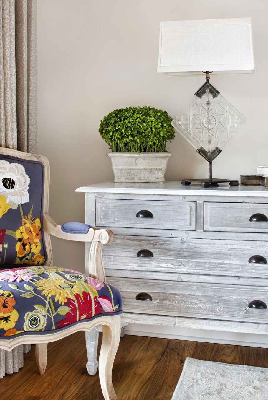 Винтажная мебель в современном интерьере