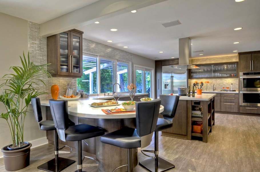 Столовая с барной стойкой интерьер