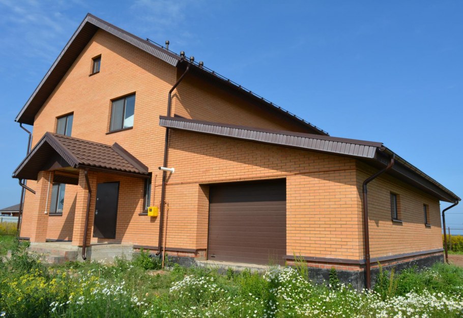 Дом из кирпича Брылино солома