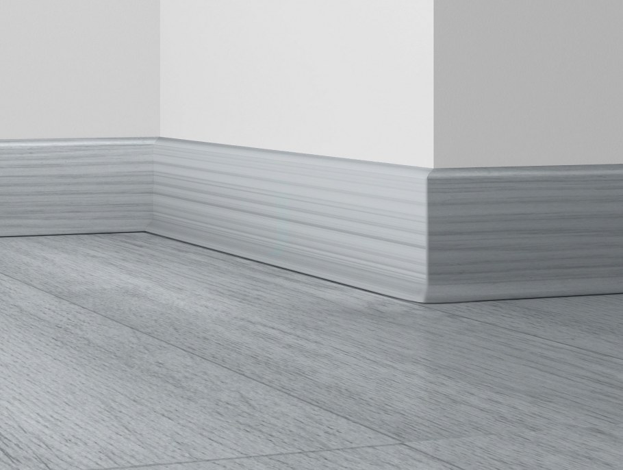 Белые наличники на двери