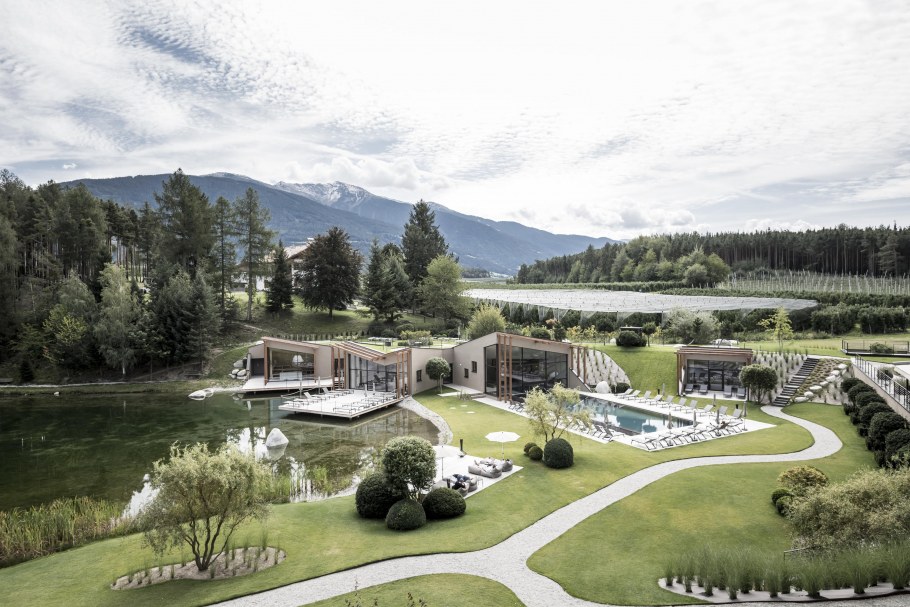 Красивый внутренний дворик