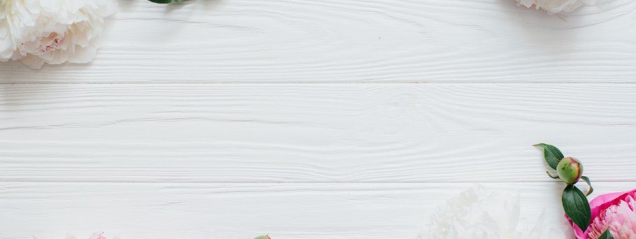 Фон белые доски с декором