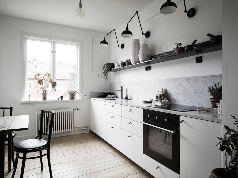 Сканди кухня белая с деревянной столешницей 9 кв метров