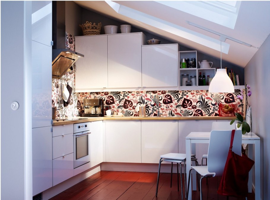 Натяжной потолок эркер п44т