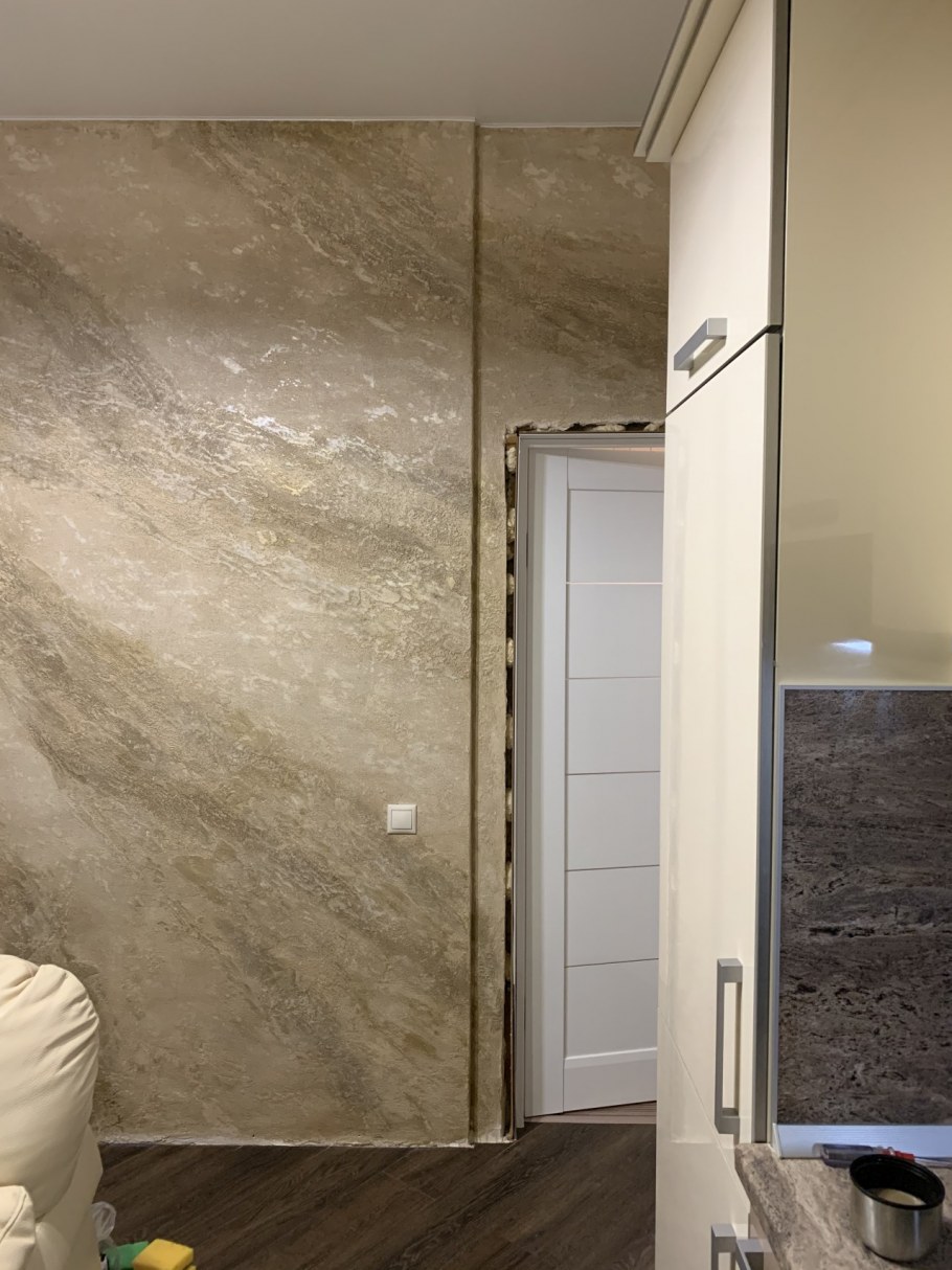 Декоративная штукатурка травертин в ванной