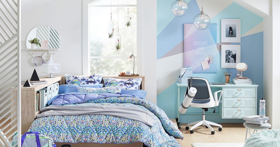 Голубая комната для подростка