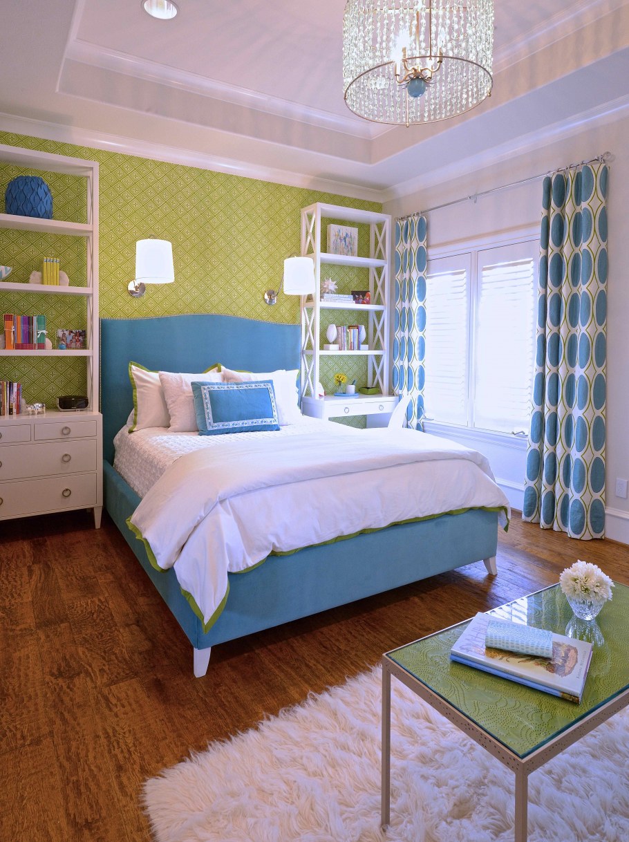 Детская комната в голубых тонах