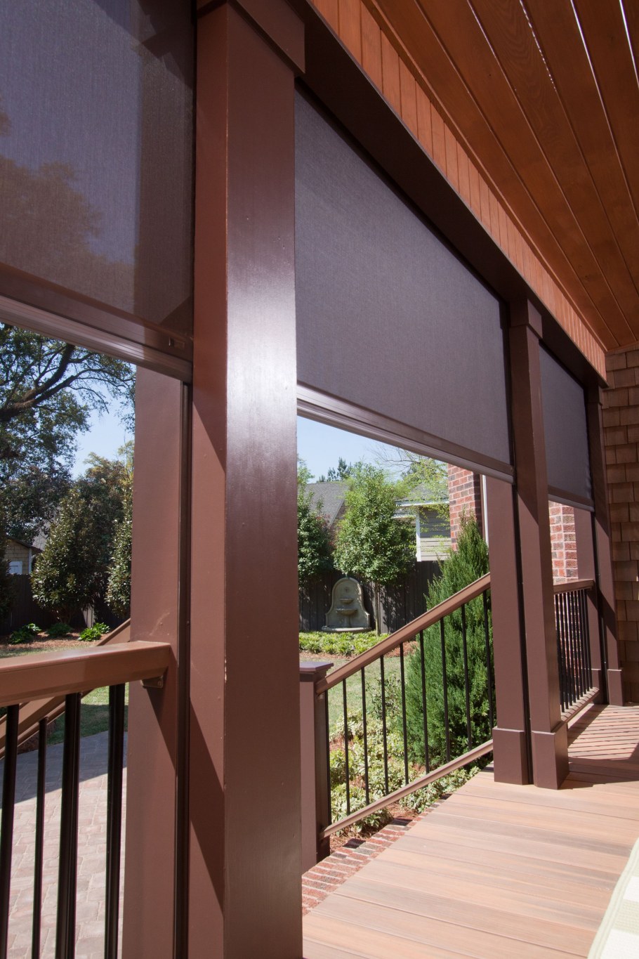 Терраса в коричневом цвете