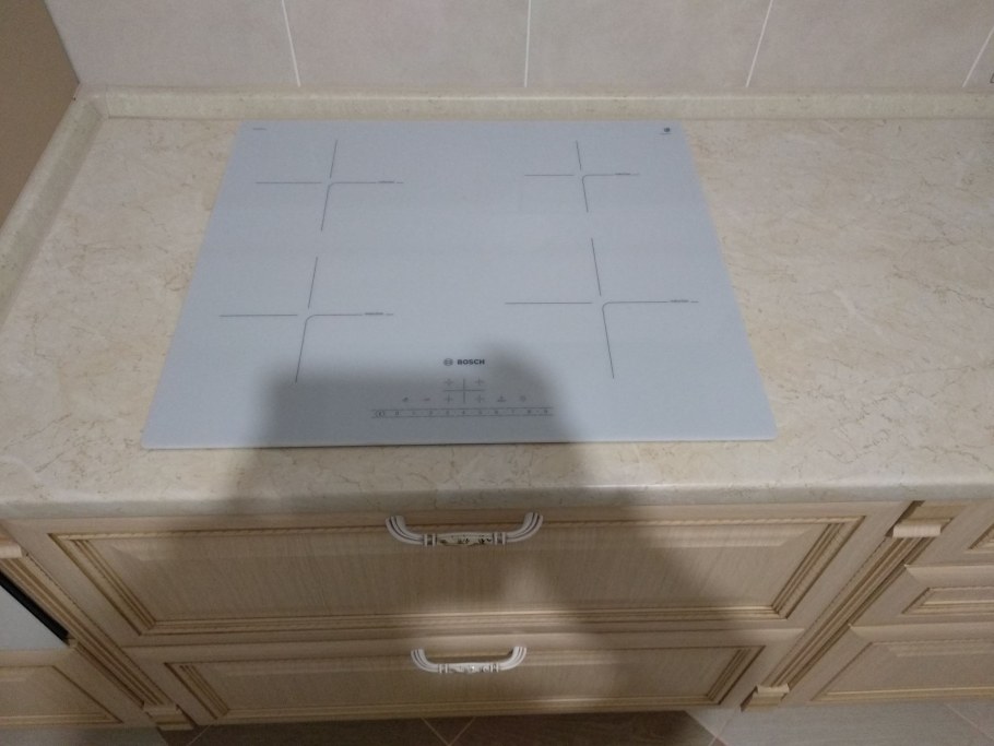 Bosch pue612ff1j индукционная плита
