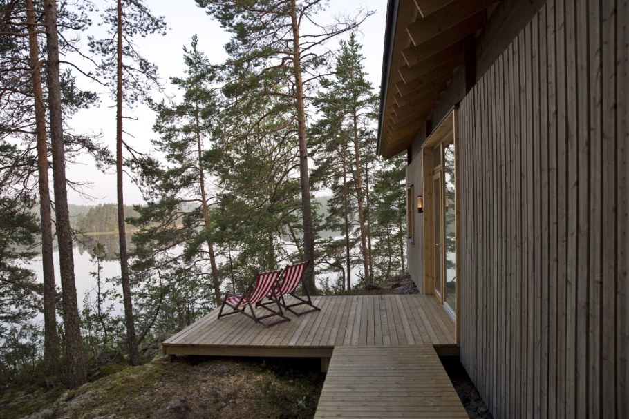 Финский дом на берегу озера