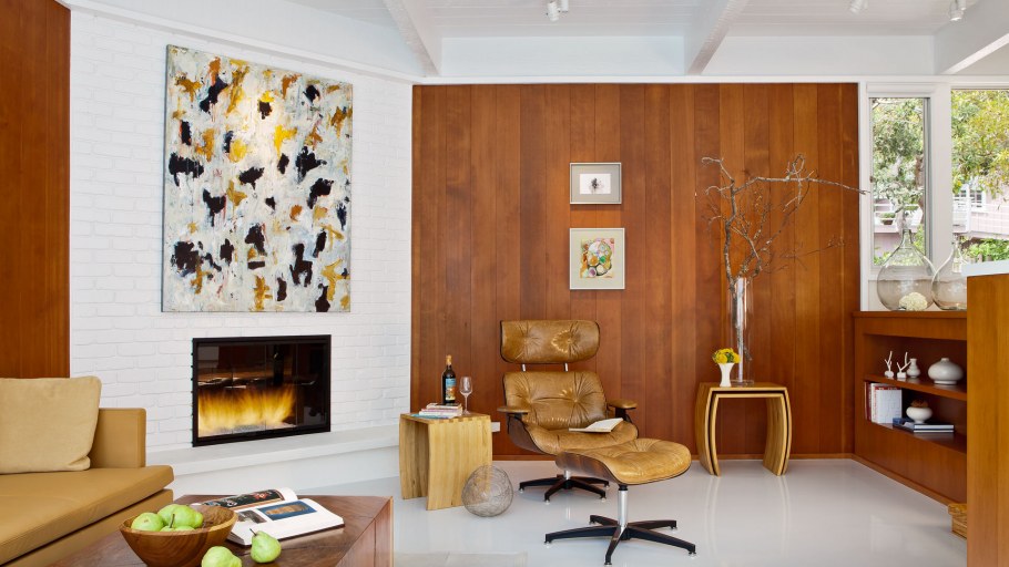 Дерево в интерьере спальни