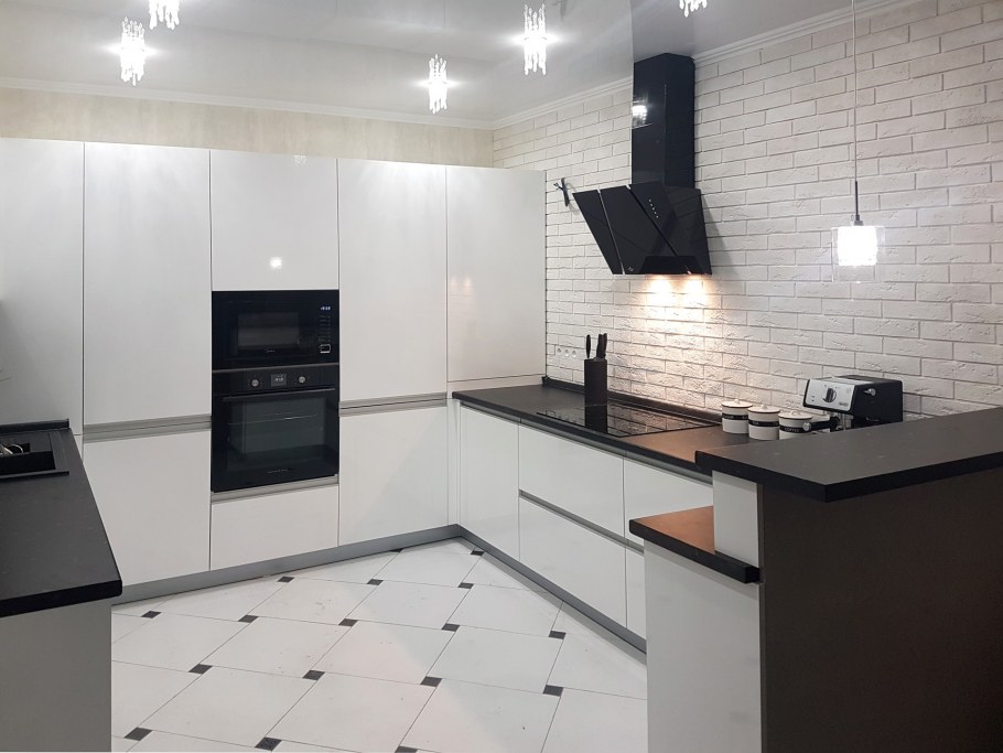 Кухонный гарнитур угловой без верхних шкафов