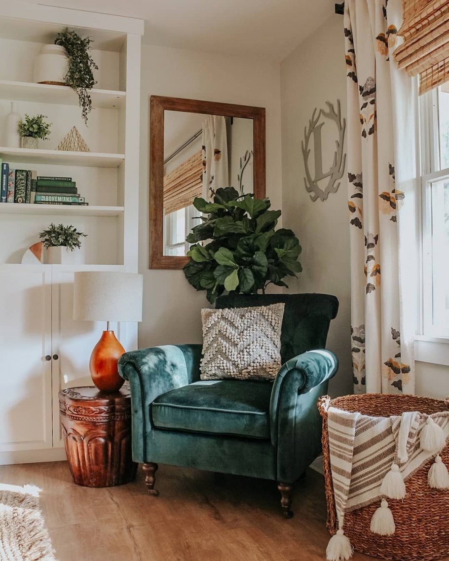 Очень маленькая уютная гостиная