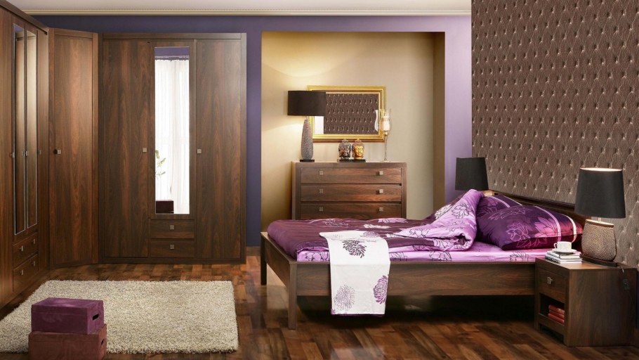 Сиренево коричневая спальня