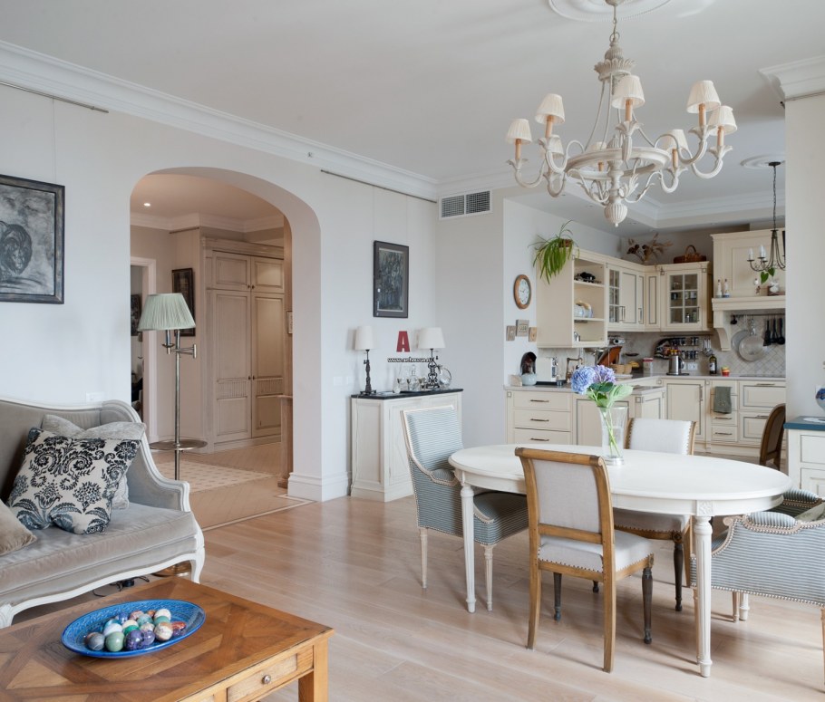 Кухня гостиная в светлых тонах