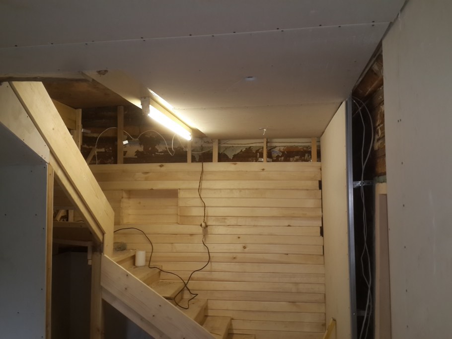 Антресольная кровать лофт