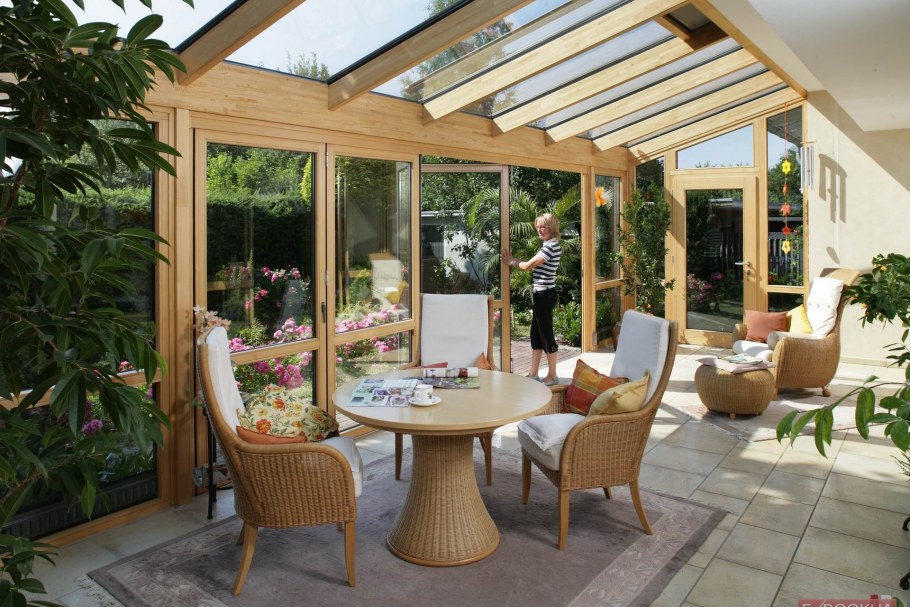 Дом с большой террасой