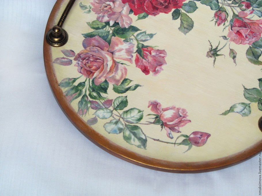 Декупаж круглого подноса