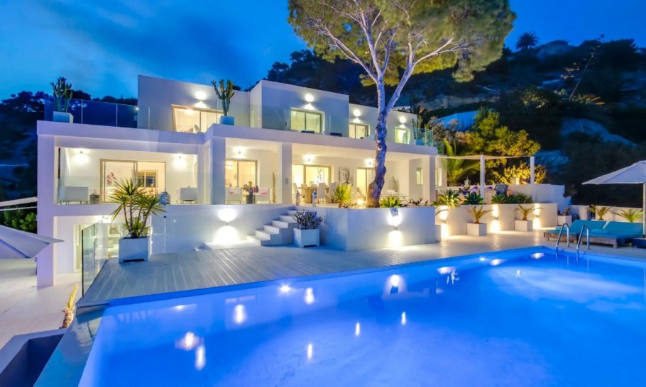 Шикарная вилла у моря