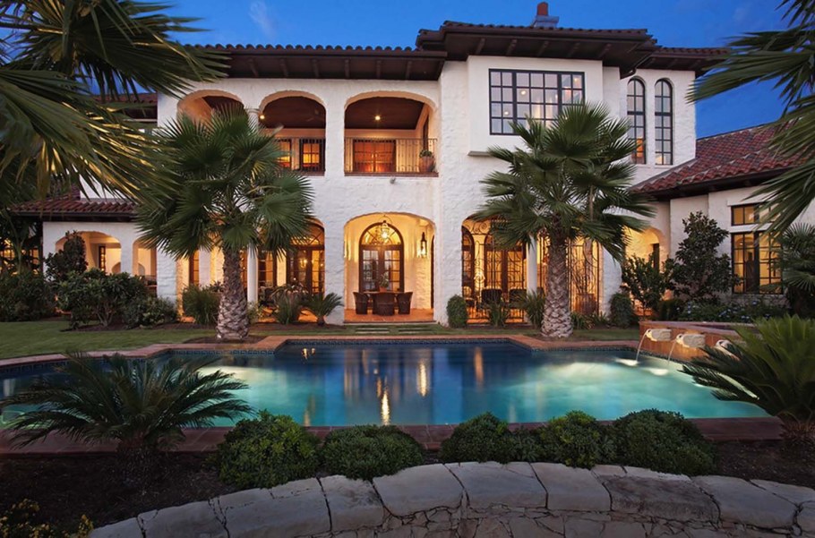 Особняки в Испании у моря