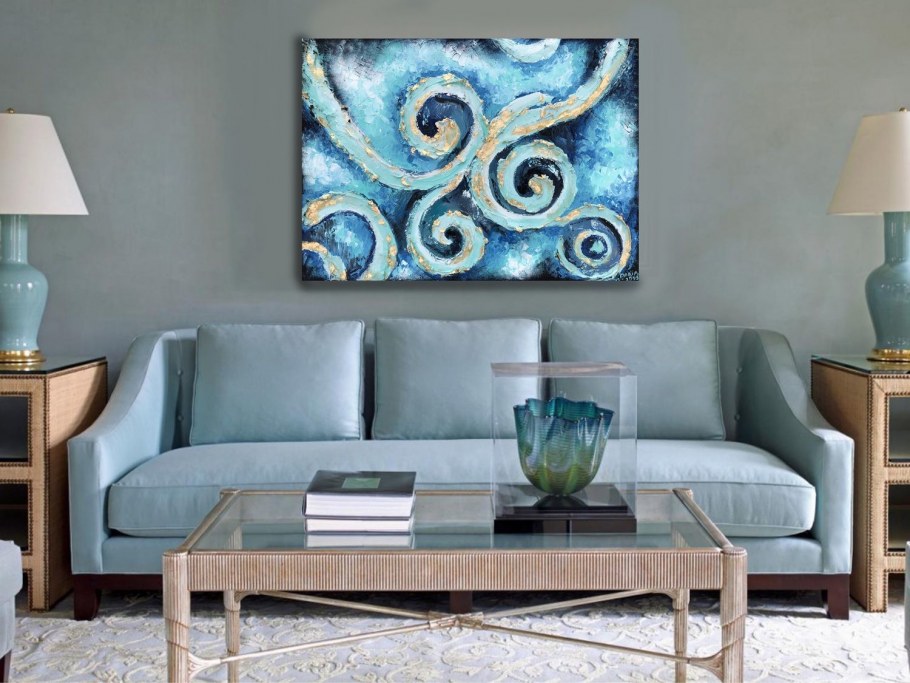 Голубой диван