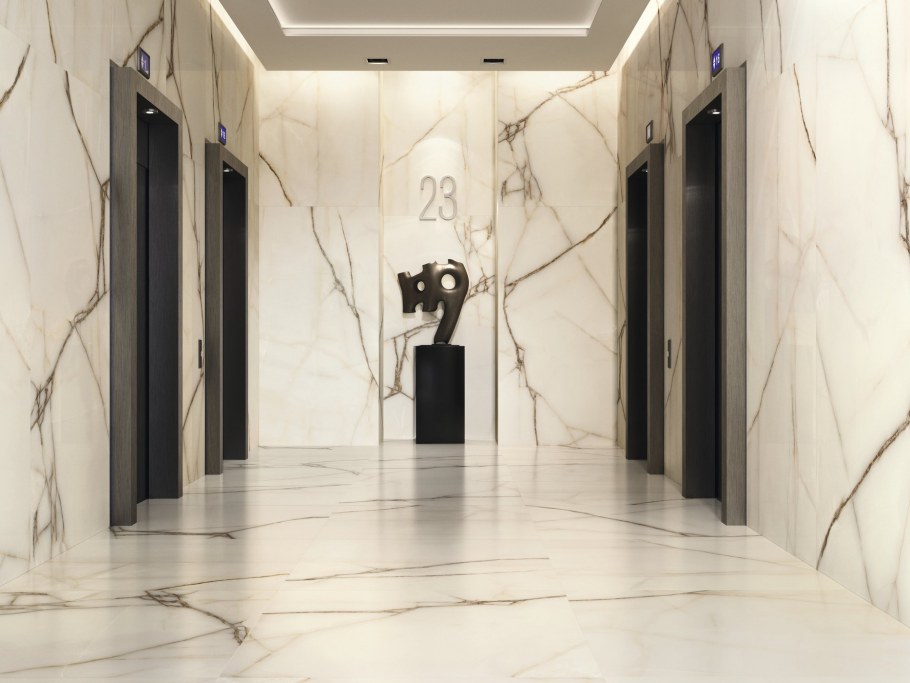 Плинтус белый радиусный