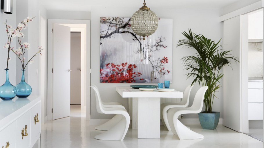 Яркий современный интерьер