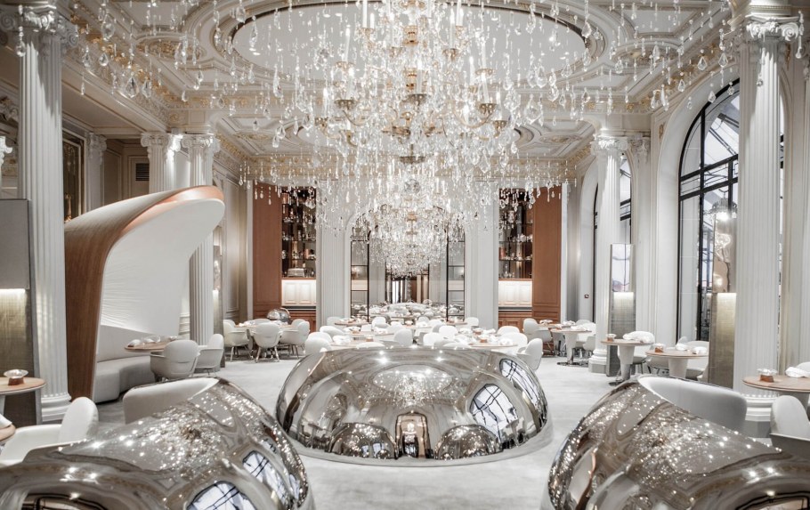 Париж отель Plaza Athenee