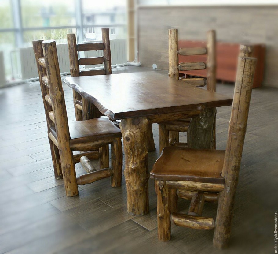 Стол деревянный